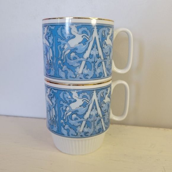 Rare Vintage Unicorn Fantasy 1960s Stacking Mugs in Blue Set of 2 - Picture 9 of 10
